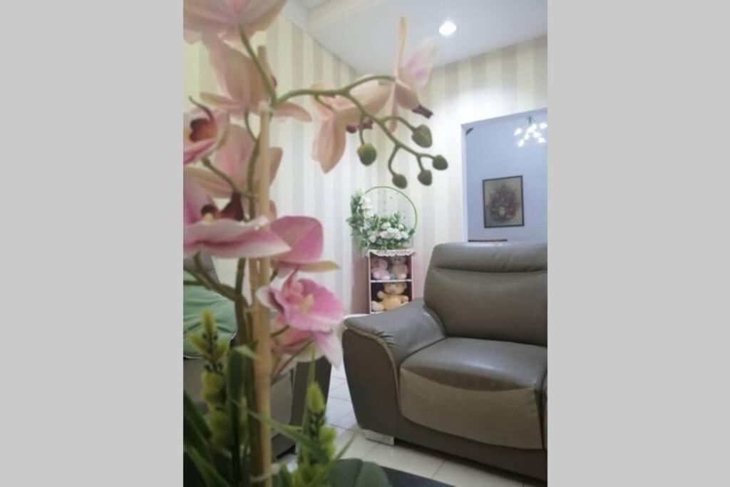 Orked Aeridina Homestay Puchong Esterno foto